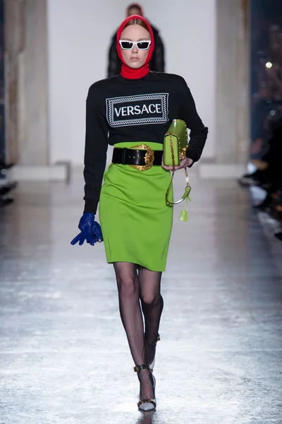 Look 40